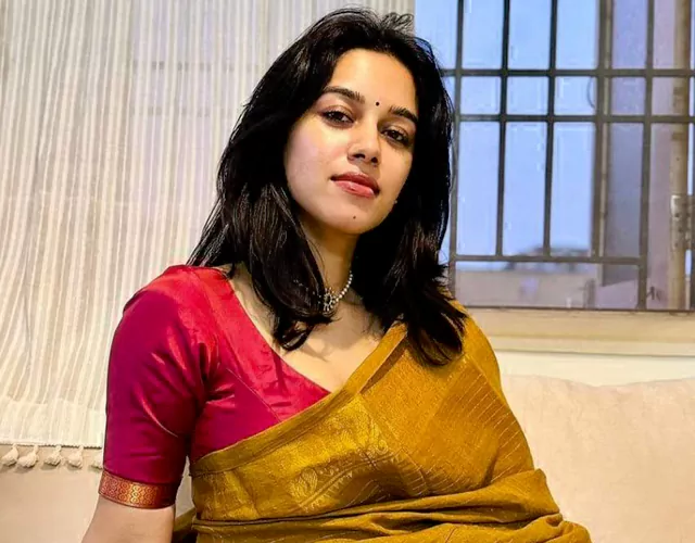 Mirnalini Ravi New Images